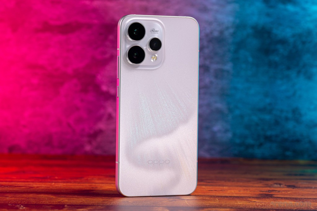 Oppo Reno15 hands-on photo 5