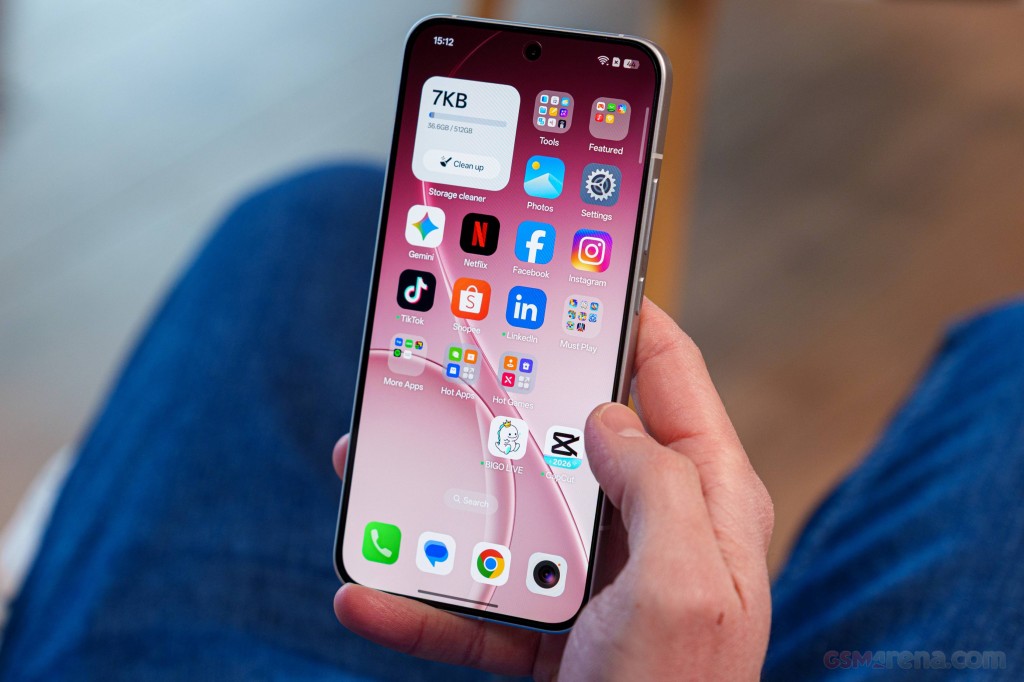 Oppo Reno15 hands-on photo 20