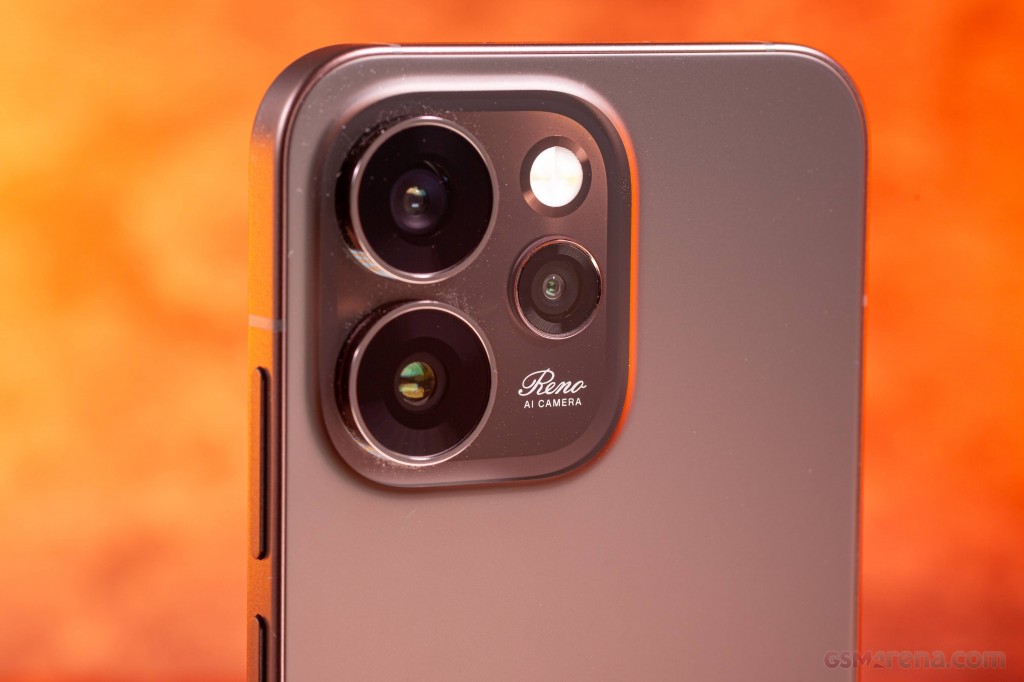 Oppo Reno15 Pro Mini hands-on photo 9