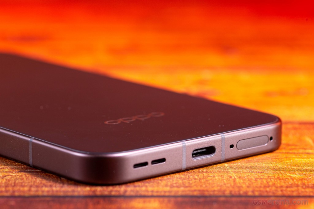 Oppo Reno15 Pro Mini hands-on photo 11