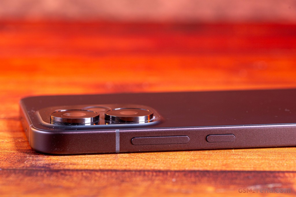 Oppo Reno15 Pro Mini hands-on photo 14