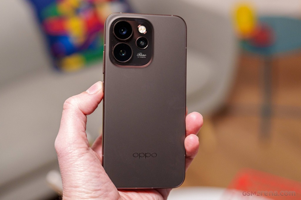 Oppo Reno15 Pro Mini hands-on photo 15
