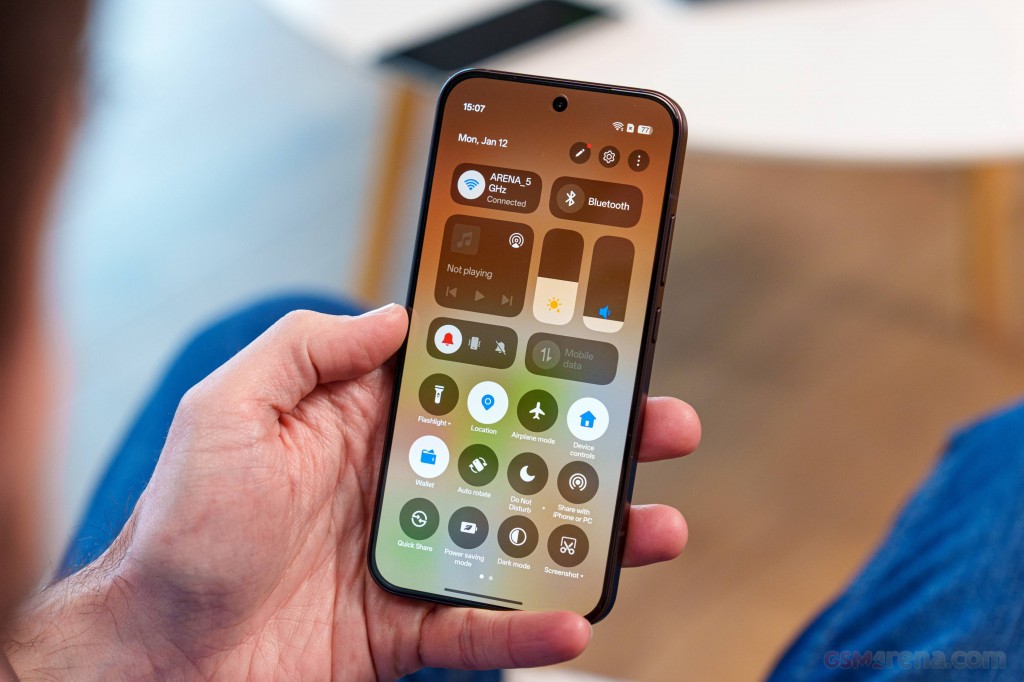 Oppo Reno15 Pro Mini hands-on photo 24