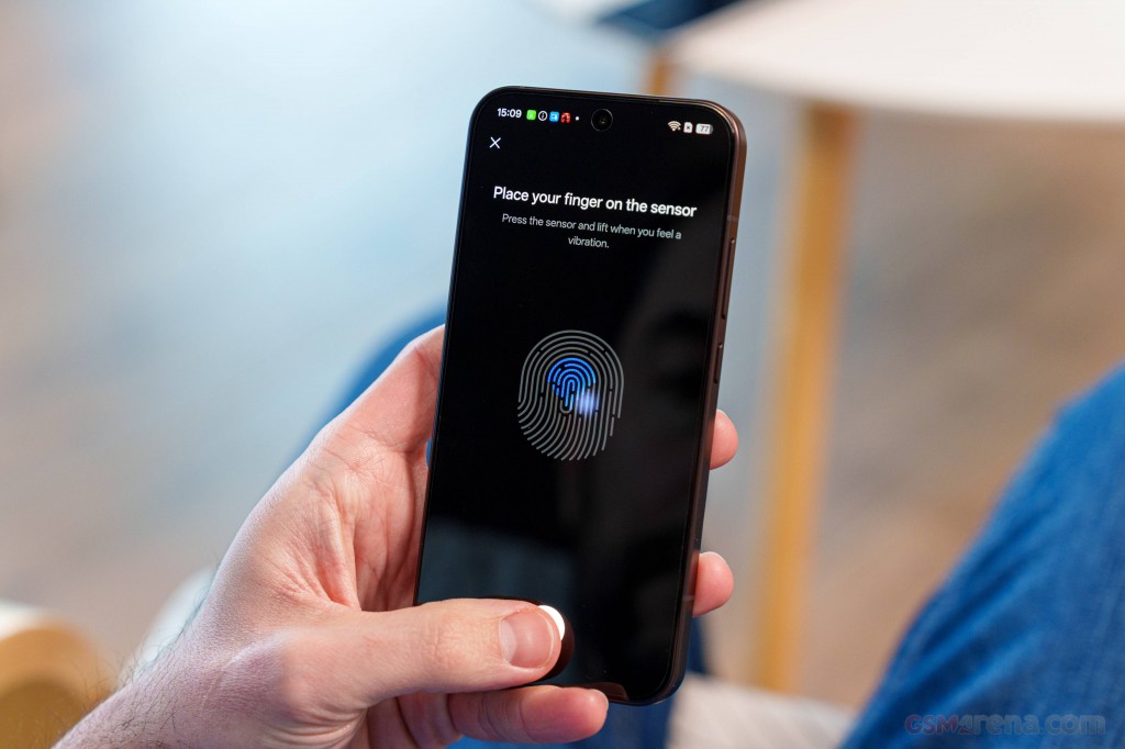Oppo Reno15 Pro Mini hands-on photo 27