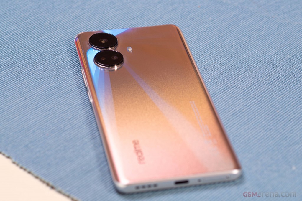 Realme 10 Pro+ hands-on photo 2