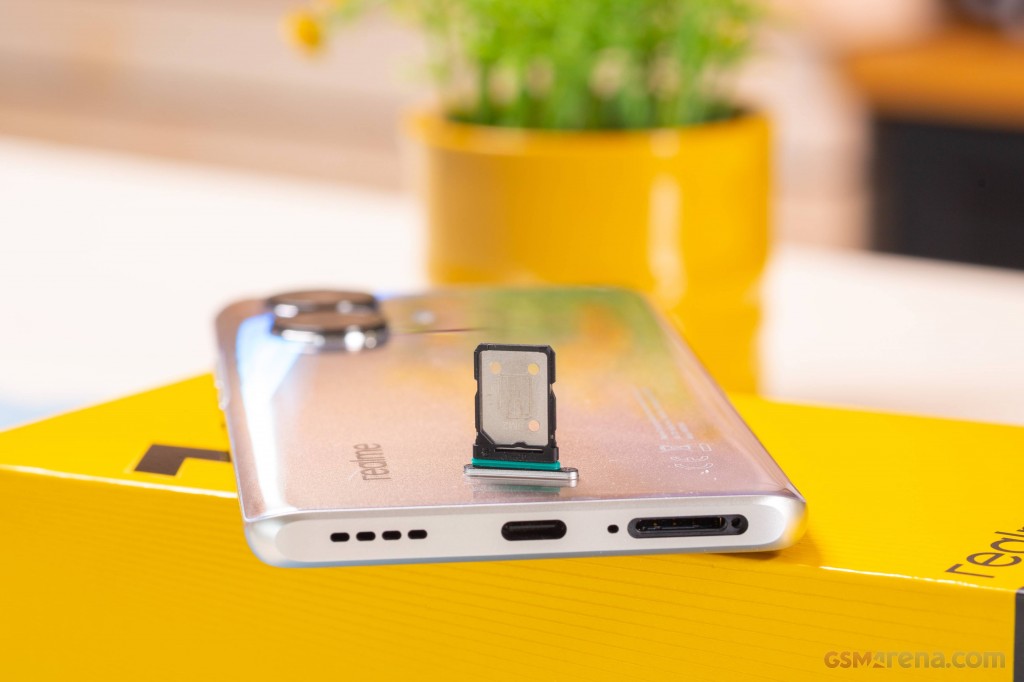 Realme 10 Pro+ hands-on photo 6
