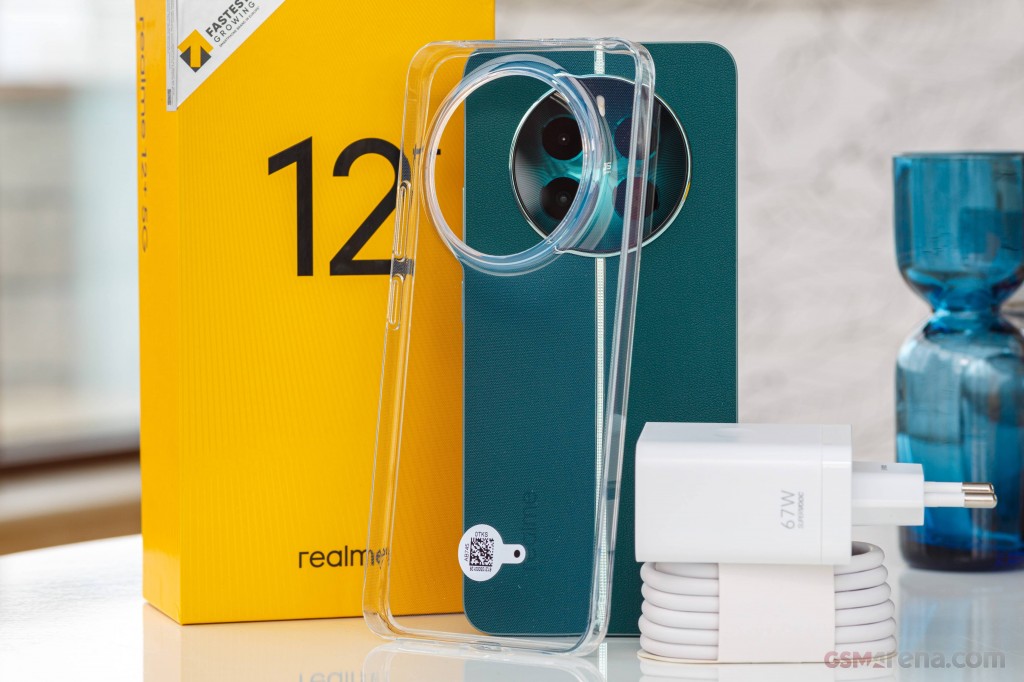 Realme 12+ hands-on photo 1