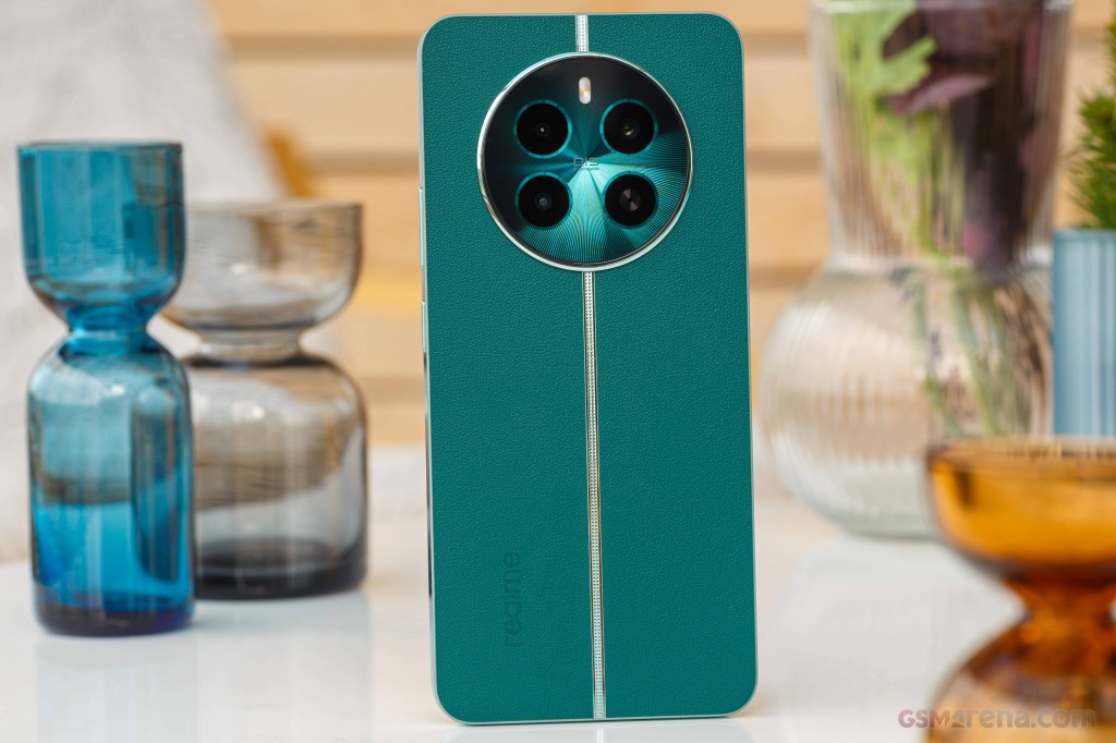 Realme 12+ hands-on photo 4
