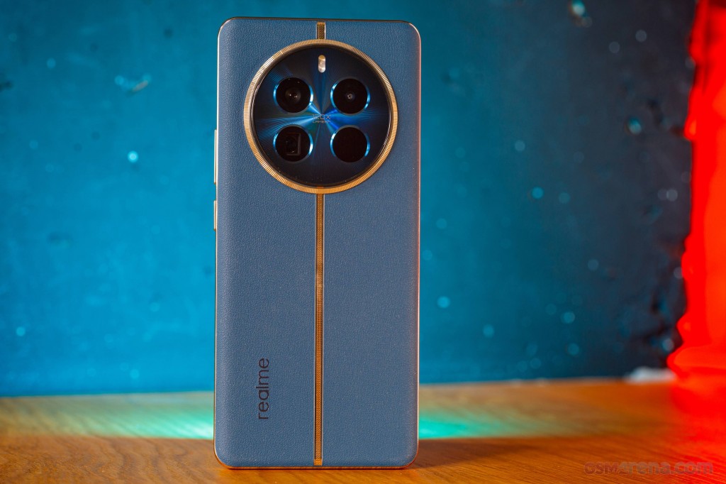 Realme 12 Pro+ hands-on photo 5
