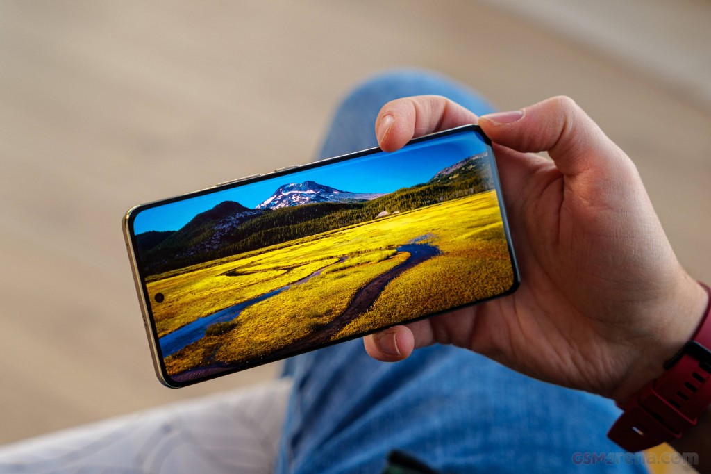 Realme 12 Pro+ hands-on photo 28