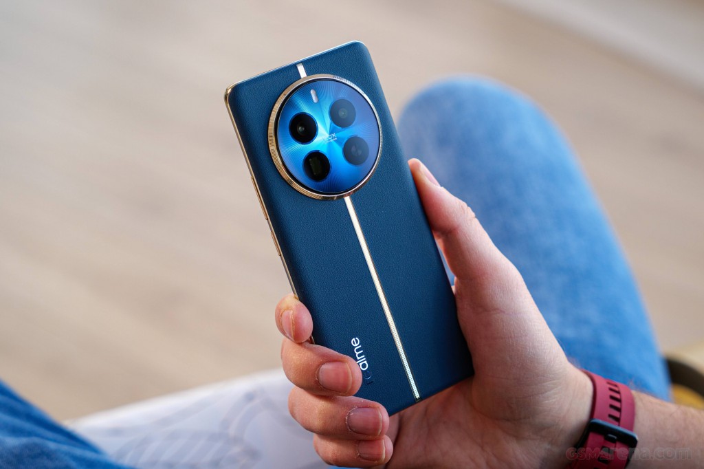 Realme 12 Pro+ hands-on photo 29