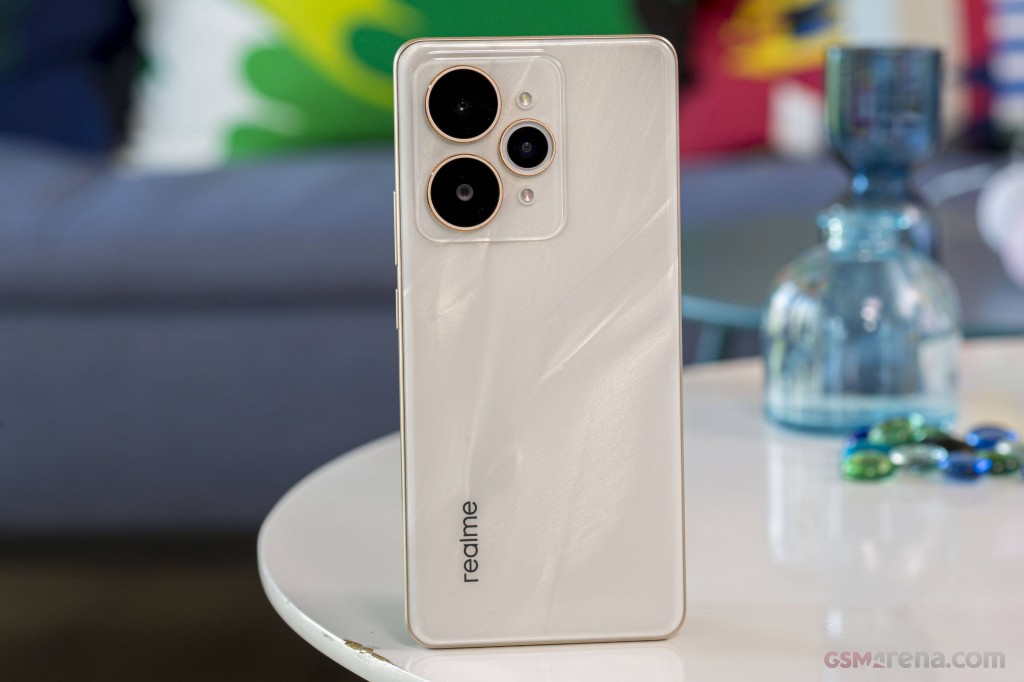 Realme 15 Pro hands-on photo 3