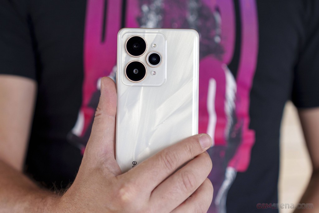 Realme 15 Pro hands-on photo 16