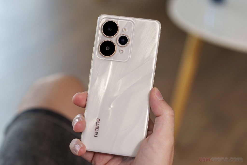 Realme 15 Pro hands-on photo 28