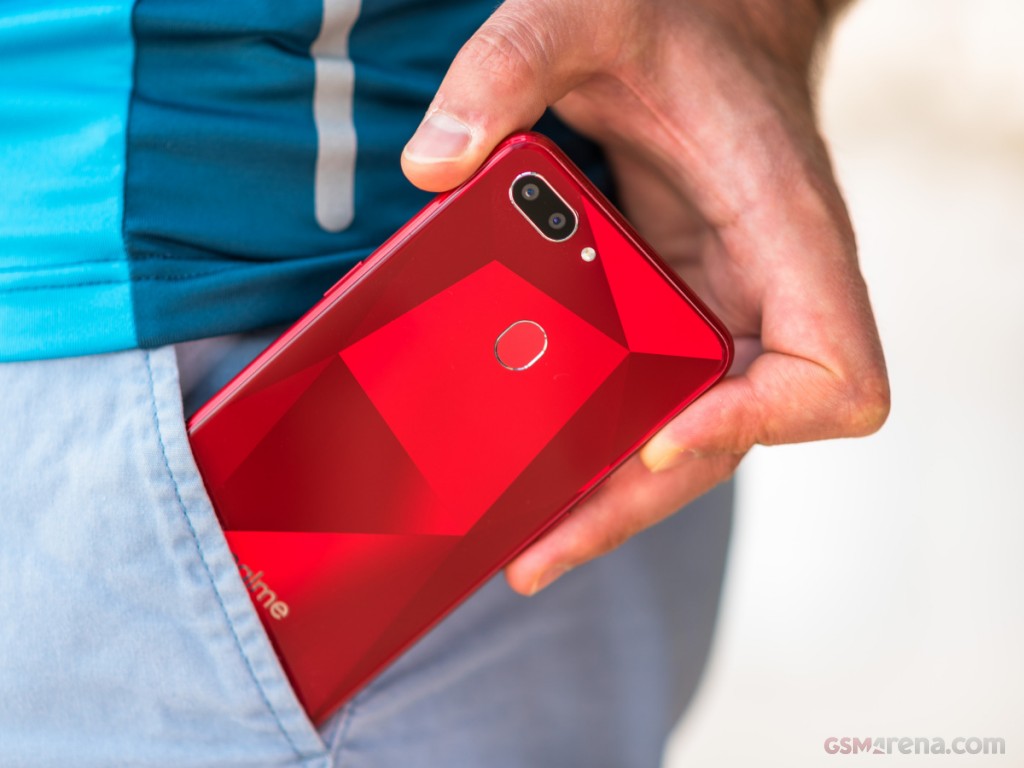 Realme 2 hands-on photo 6