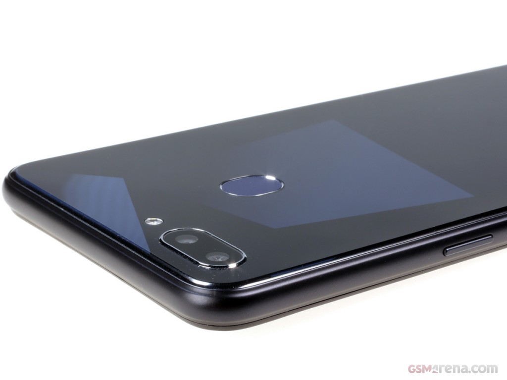 Realme 2 hands-on photo 9