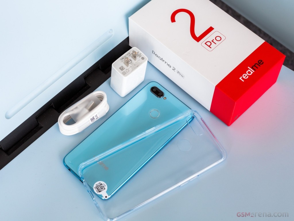 Realme 2 Pro hands-on photo 1