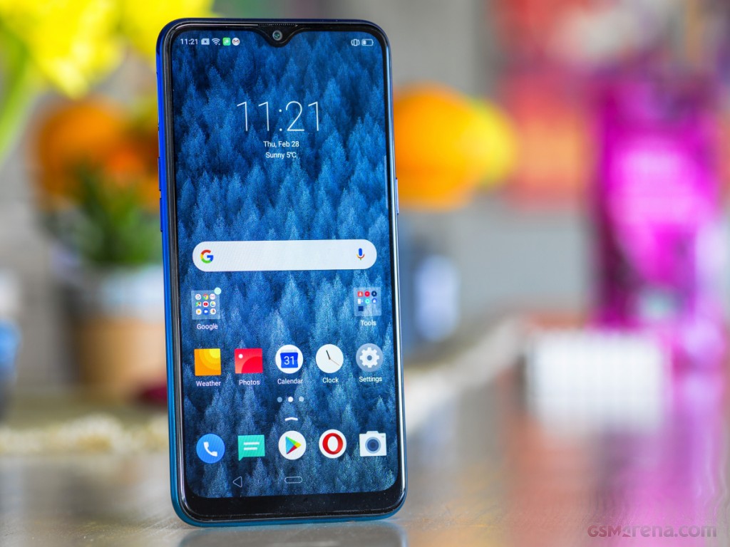 Realme 3 hands-on photo 2
