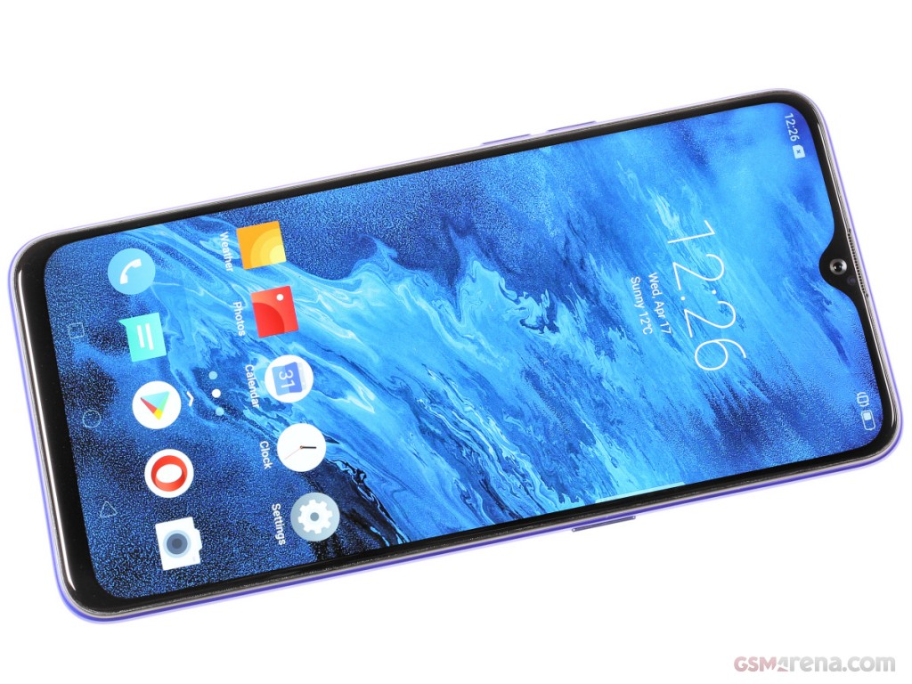 Realme 3 Pro hands-on photo 1