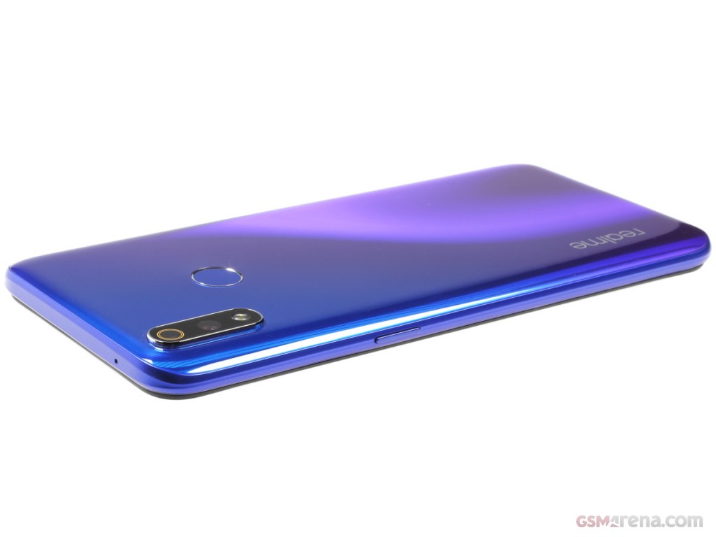 Realme 3 Pro hands-on photo 2