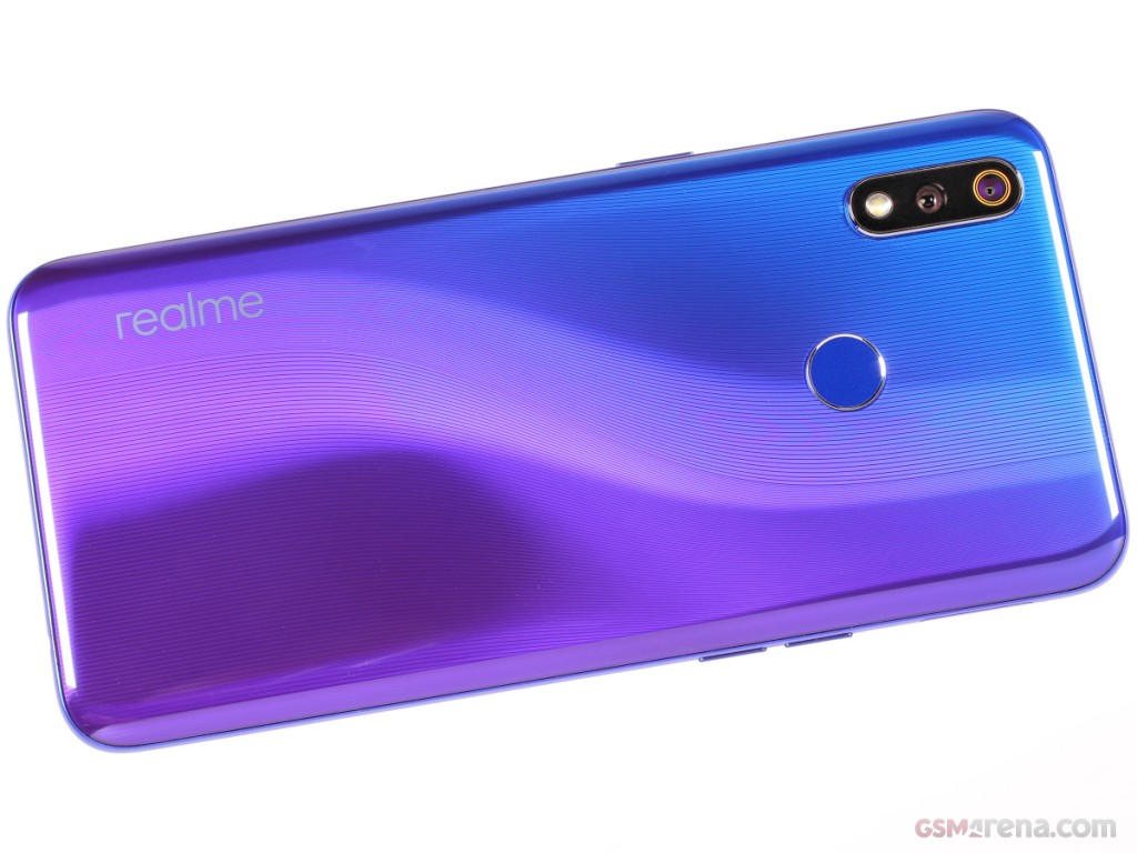 Realme 3 Pro hands-on photo 4