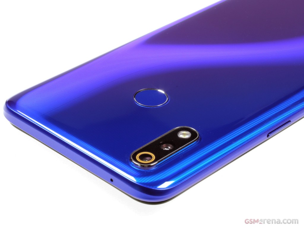 Realme 3 Pro hands-on photo 6
