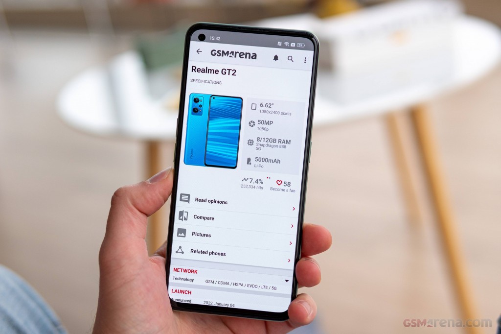 Realme GT2 hands-on photo 3