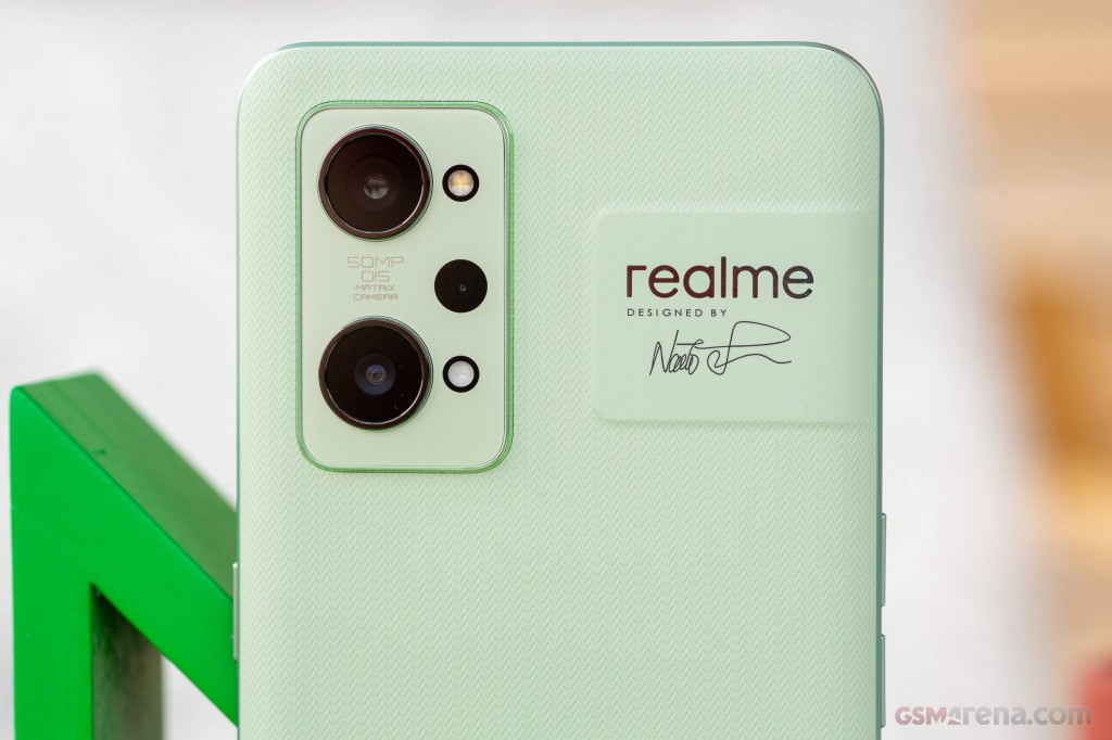 Realme GT2 hands-on photo 7