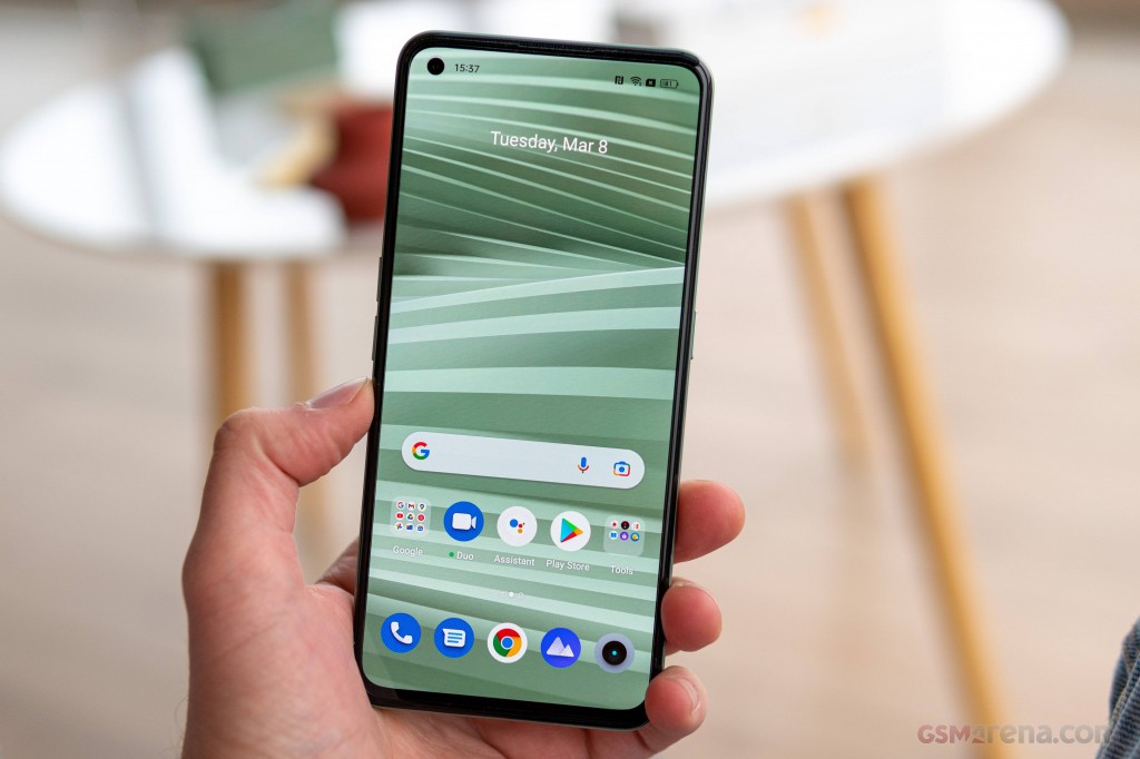 Realme GT2 hands-on photo 11