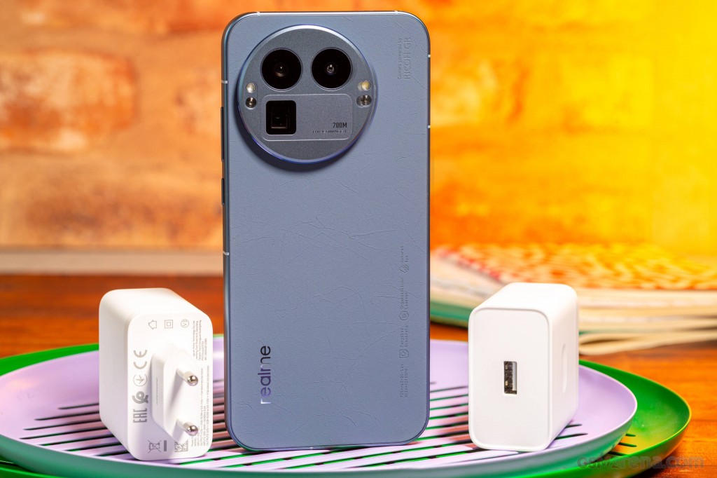 Realme GT 8 Pro hands-on photo 2
