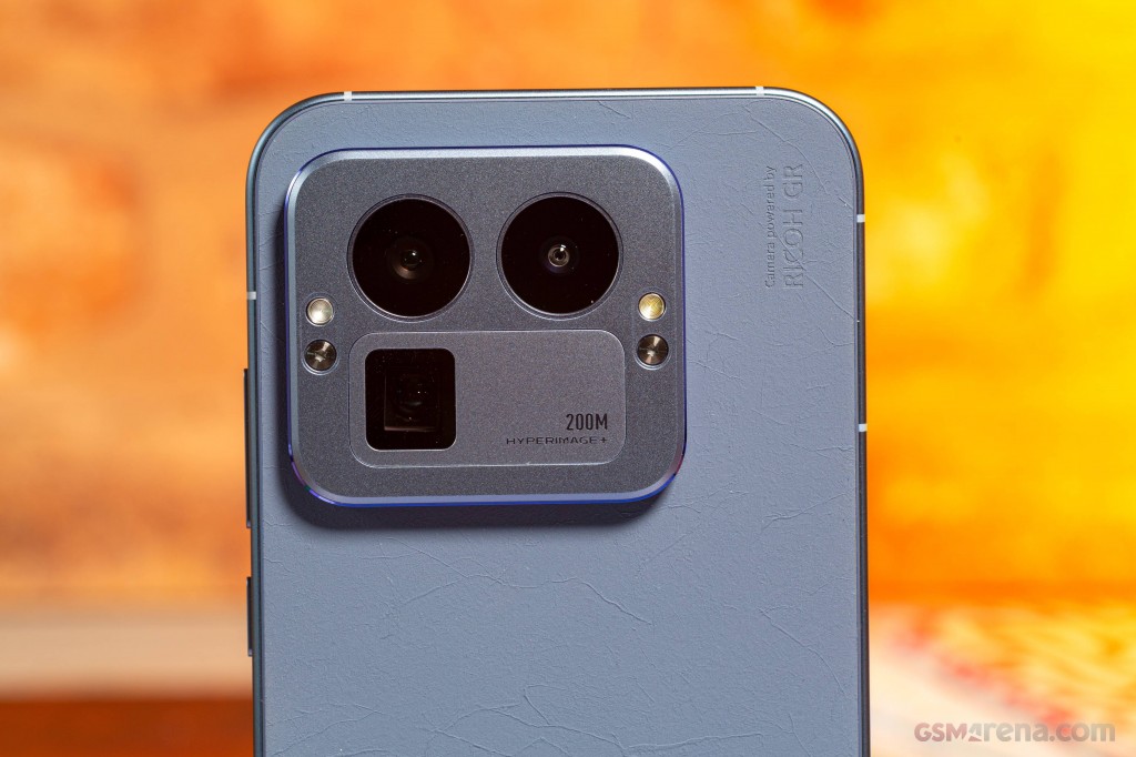 Realme GT 8 Pro hands-on photo 9
