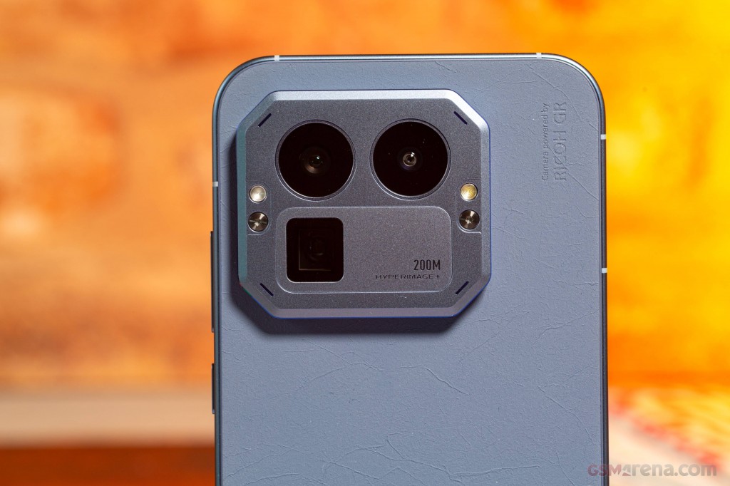 Realme GT 8 Pro hands-on photo 15