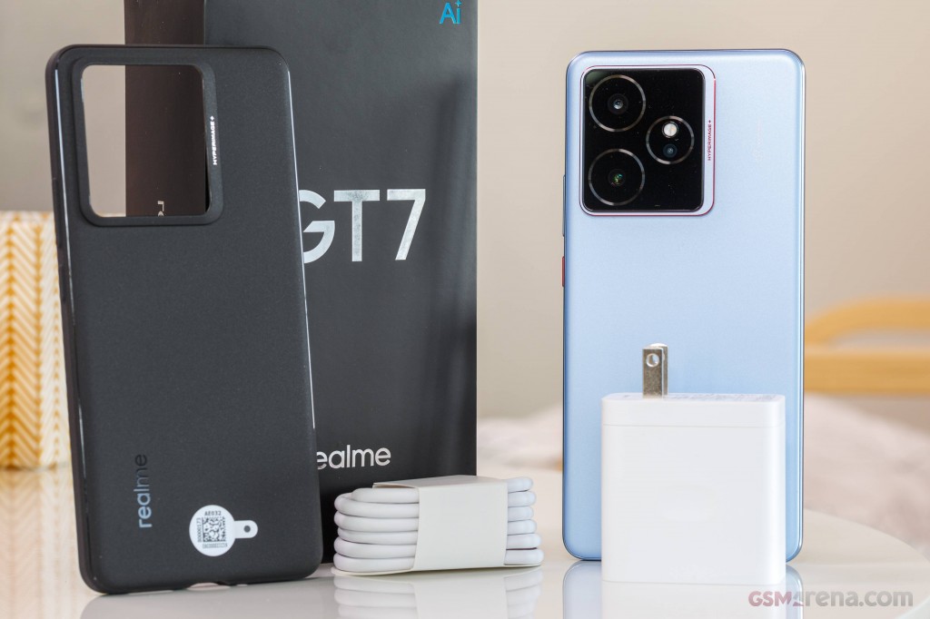 Realme GT 7 hands-on photo 1