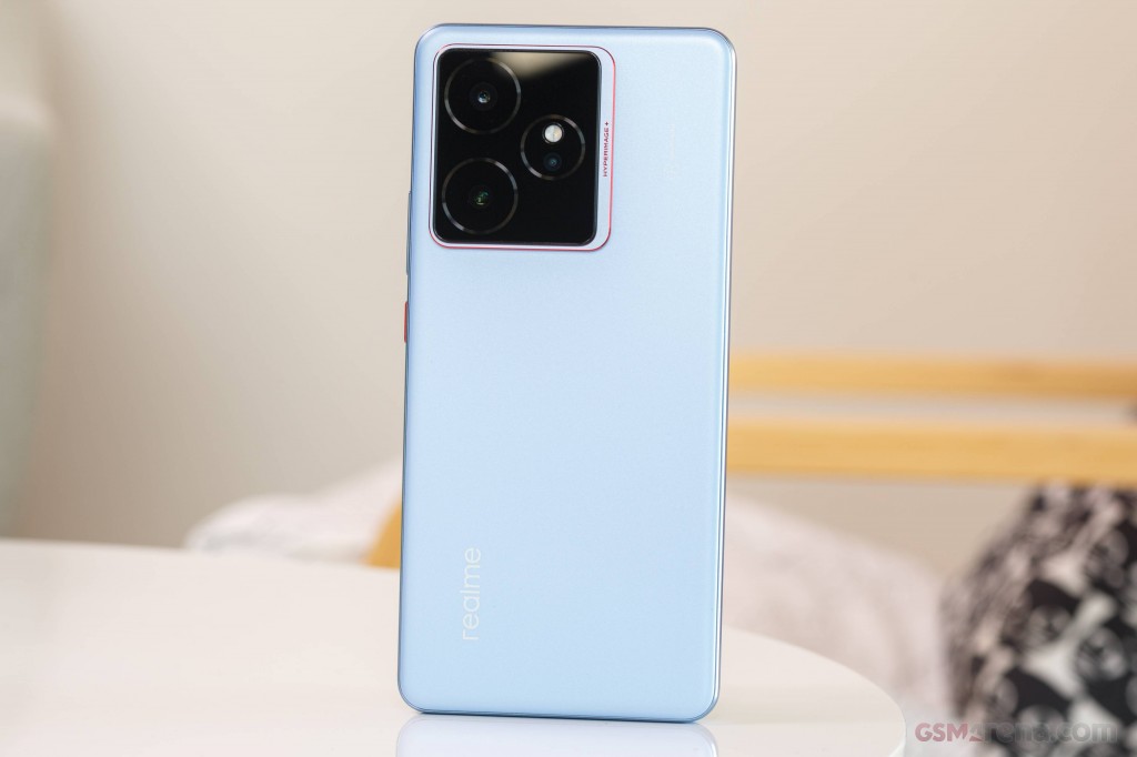 Realme GT 7 hands-on photo 3