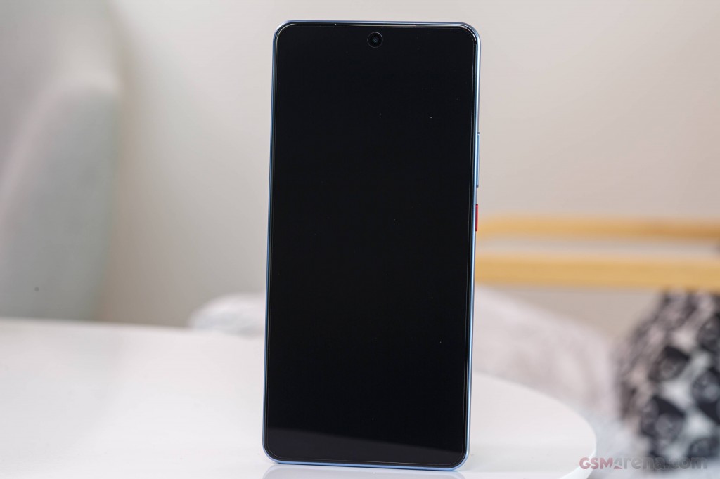 Realme GT 7 hands-on photo 4