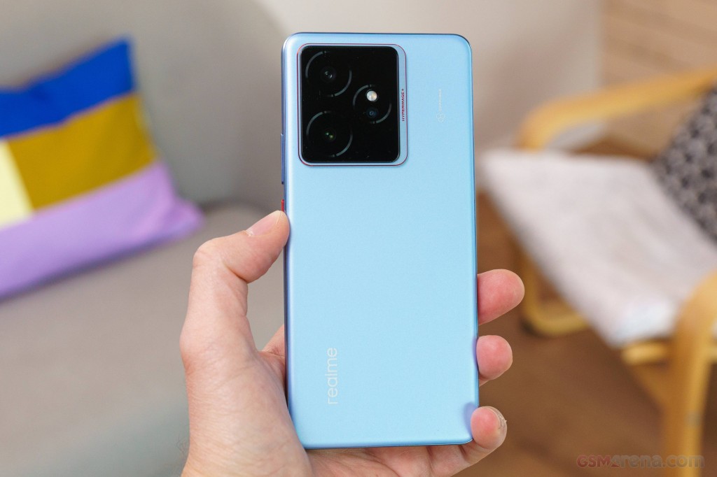 Realme GT 7 hands-on photo 13