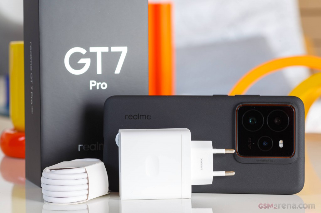Realme GT 7 Pro hands-on photo 1