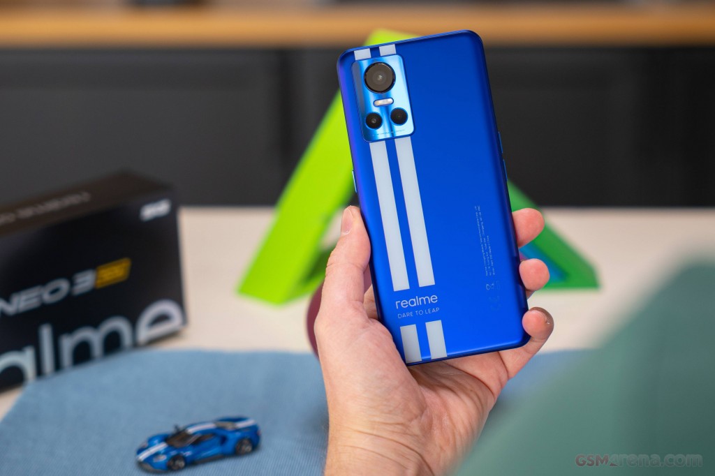 Realme GT Neo 3 150W hands-on photo 13