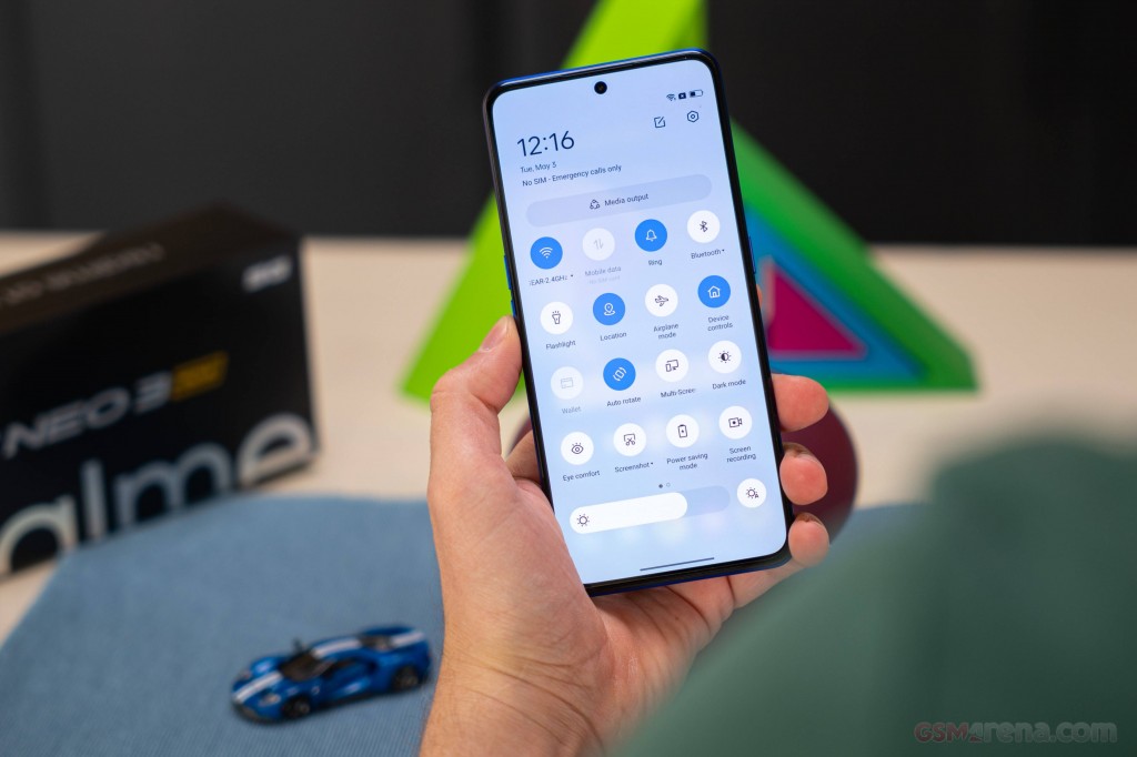 Realme GT Neo 3 150W hands-on photo 16
