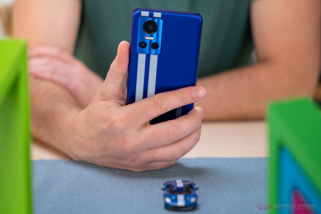 Realme GT Neo 3 150W hands-on photo 23