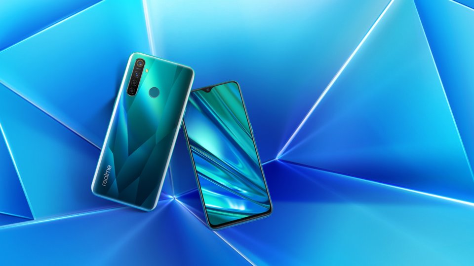 Realme Q view 16