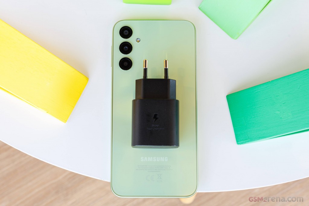 Samsung Galaxy A24 4G hands-on photo 2