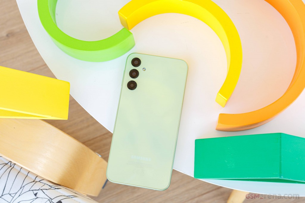 Samsung Galaxy A24 4G hands-on photo 3