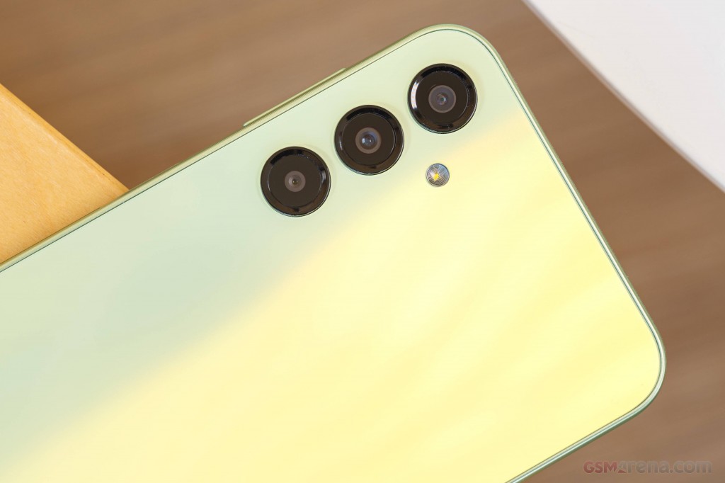 Samsung Galaxy A24 4G hands-on photo 8