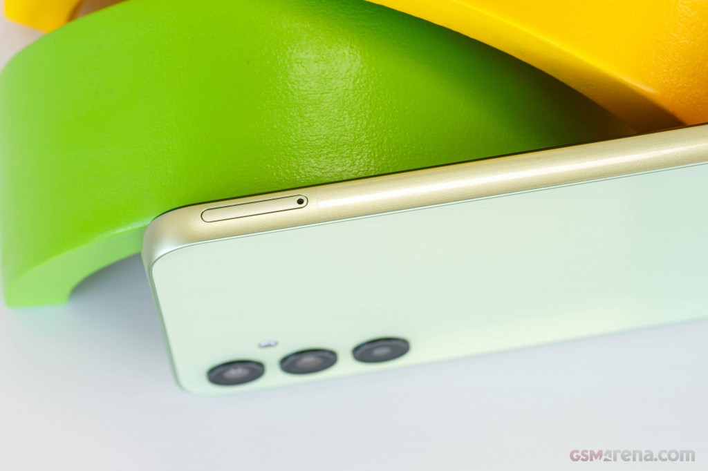 Samsung Galaxy A24 4G hands-on photo 11