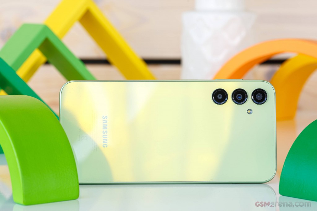 Samsung Galaxy A24 4G hands-on photo 16