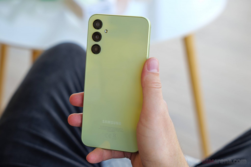 Samsung Galaxy A24 4G hands-on photo 18