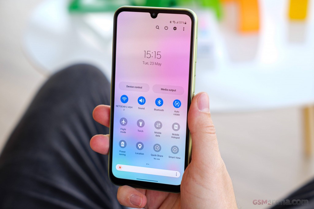 Samsung Galaxy A24 4G hands-on photo 21