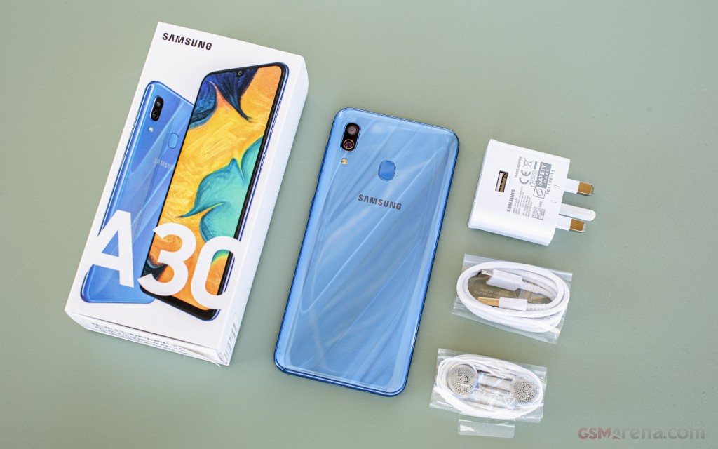 Samsung Galaxy A30 hands-on photo 1
