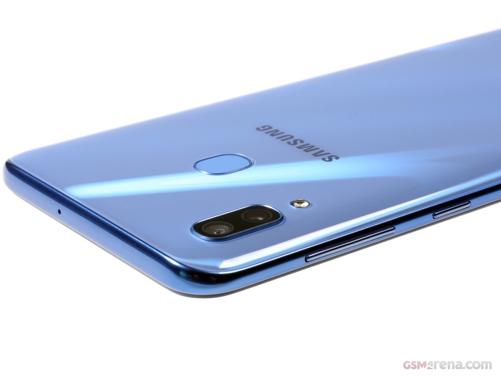 Samsung Galaxy A30 hands-on photo 15